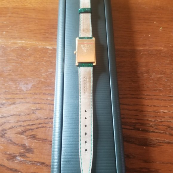 Vintage Ladies Gucci Watch - Picture 4 of 6